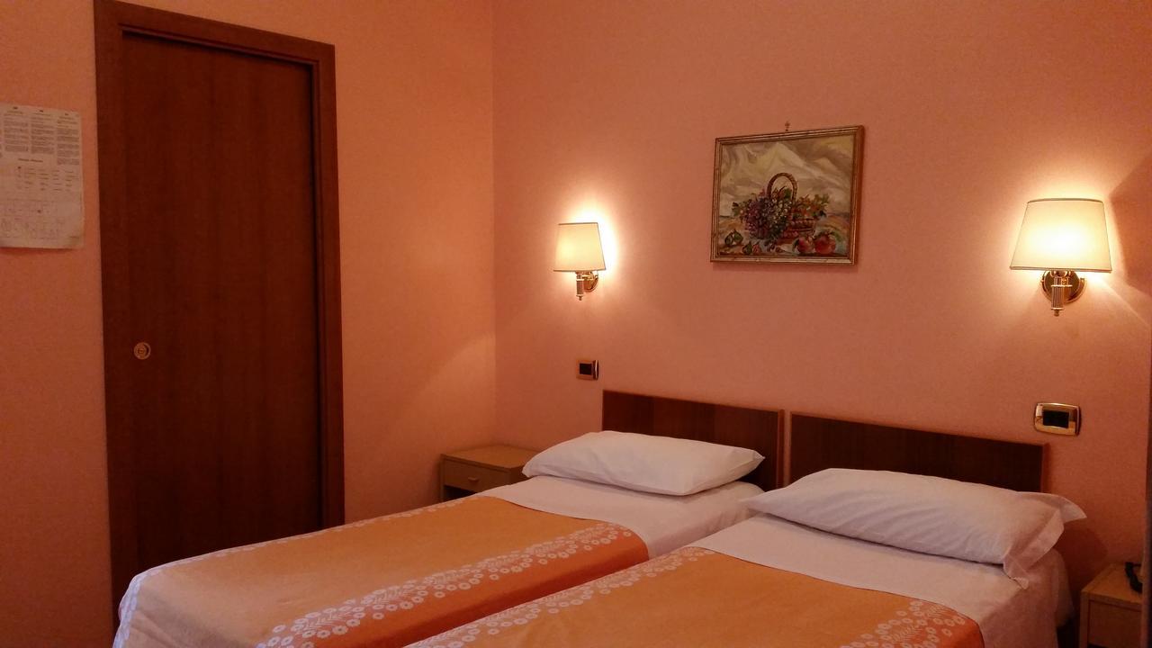 Hotel Ambrosi Fiuggi Extérieur photo